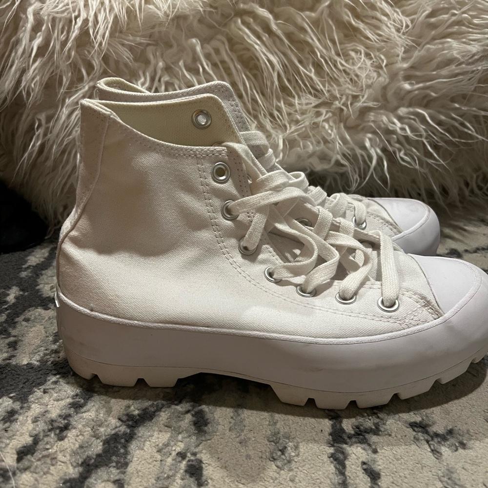 White converse sneakers